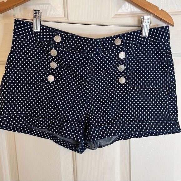 Almost Famous Size‎ 9 Chic Short, Super Cute.  No Flaws! - Picture 1 of 4